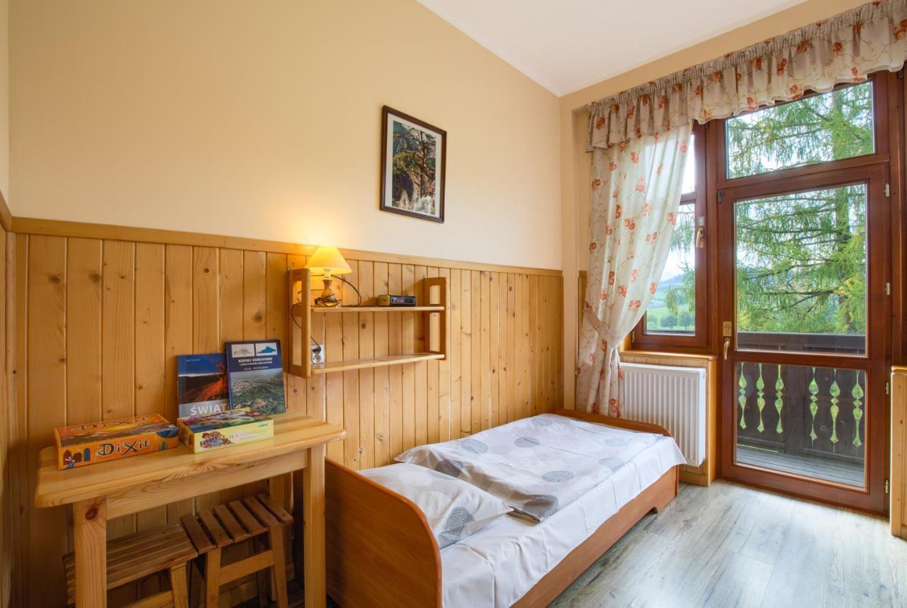 Schronisko Pttk Trzy Korony Bed & Breakfast Sromowce Nizne Exterior photo