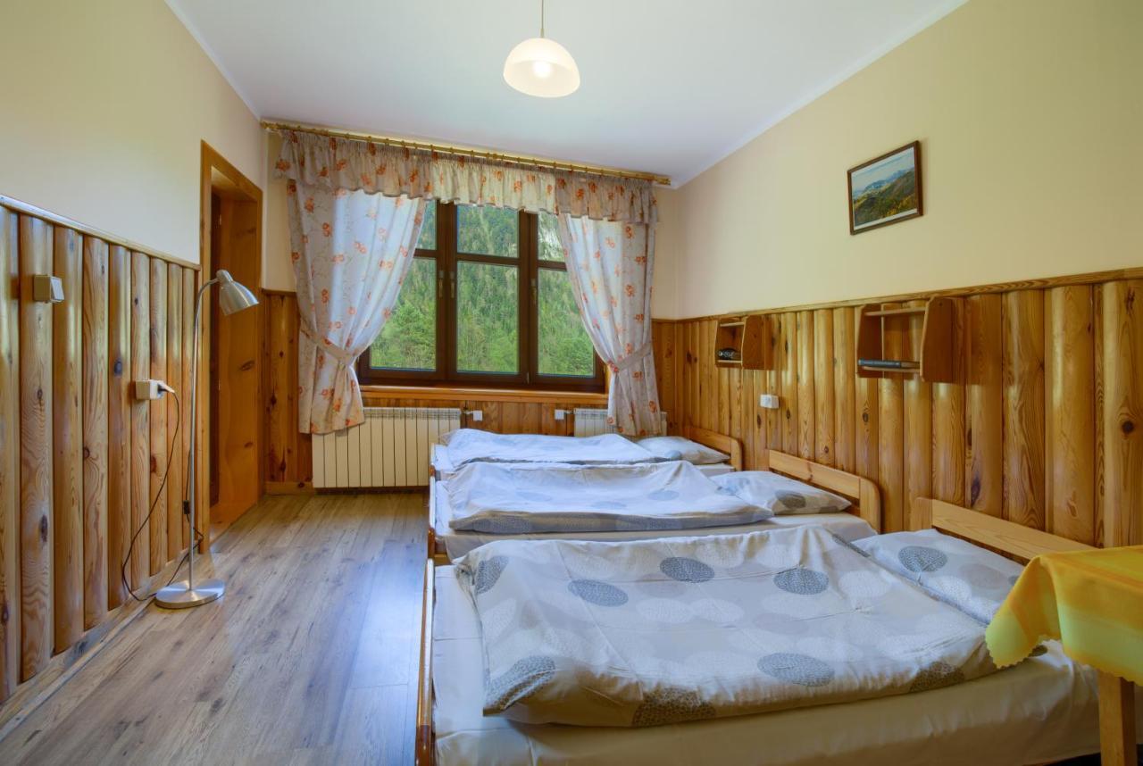 Schronisko Pttk Trzy Korony Bed & Breakfast Sromowce Nizne Exterior photo