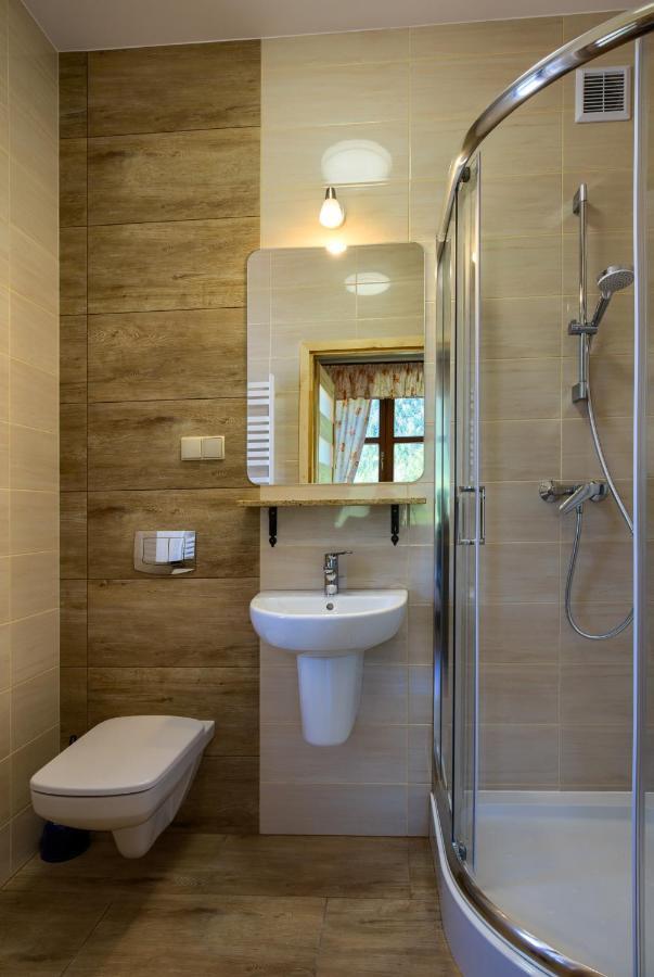 Schronisko Pttk Trzy Korony Bed & Breakfast Sromowce Nizne Exterior photo