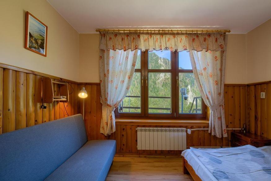Schronisko Pttk Trzy Korony Bed & Breakfast Sromowce Nizne Exterior photo