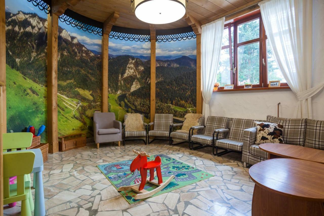 Schronisko Pttk Trzy Korony Bed & Breakfast Sromowce Nizne Exterior photo
