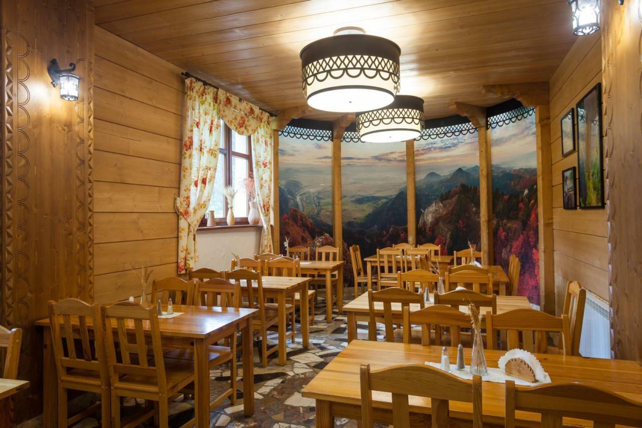 Schronisko Pttk Trzy Korony Bed & Breakfast Sromowce Nizne Exterior photo
